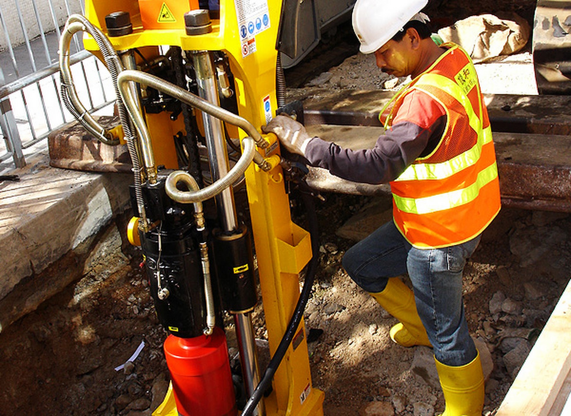 Core Drill & Rock Splitter